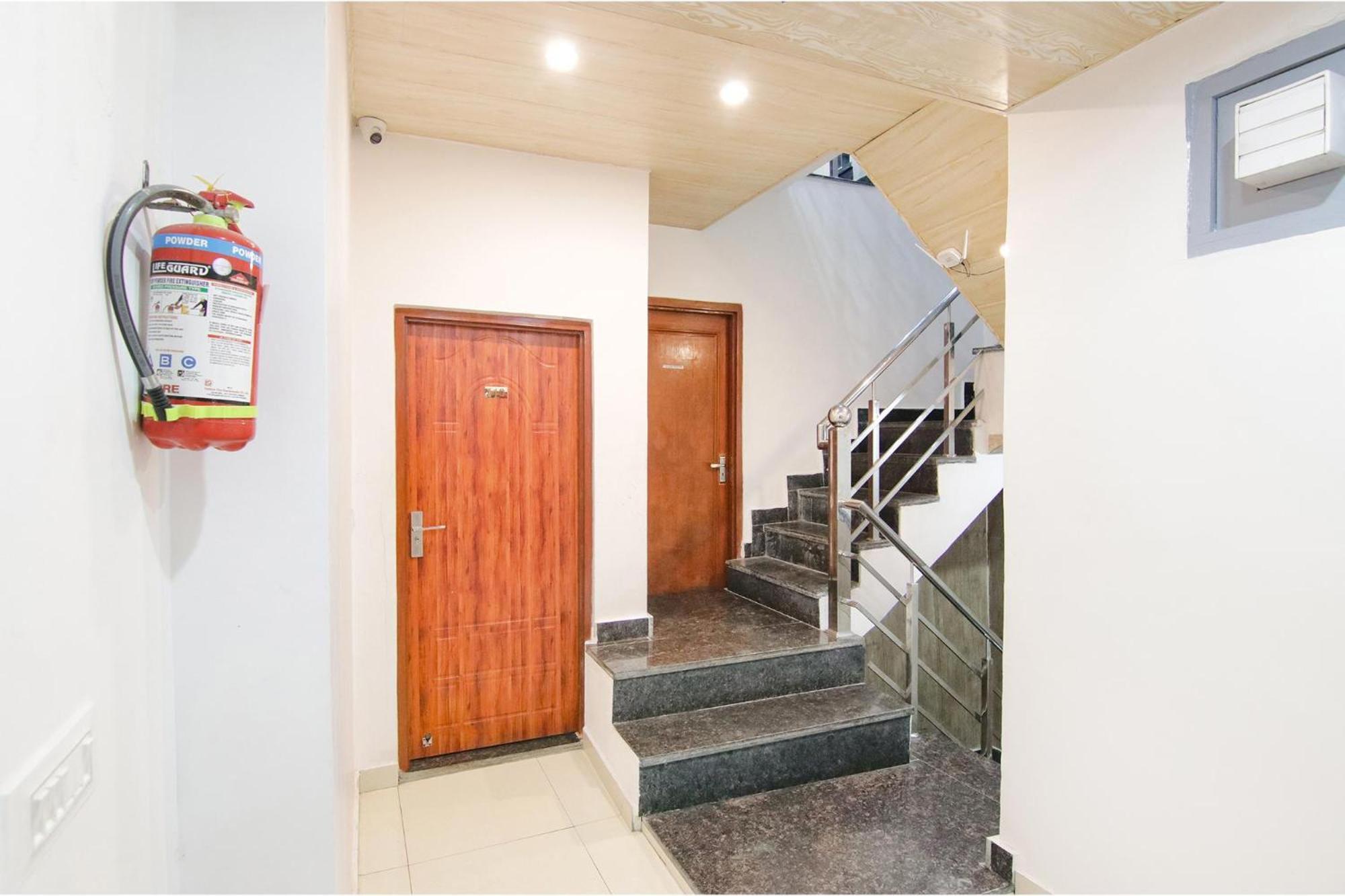 Fabexpress Kalsia Homestay - Nr Radha Krishna Mandir Масурі Екстер'єр фото