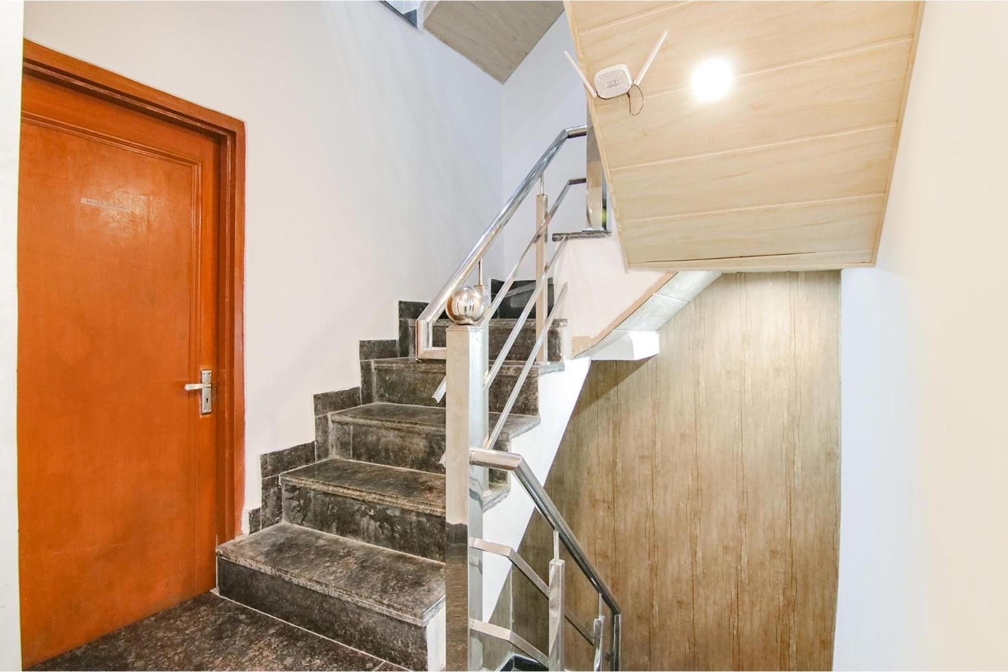 Fabexpress Kalsia Homestay - Nr Radha Krishna Mandir Масурі Екстер'єр фото